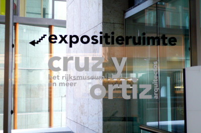 Exposición sobre Cruz y Ortiz en la Biblioteca Pública