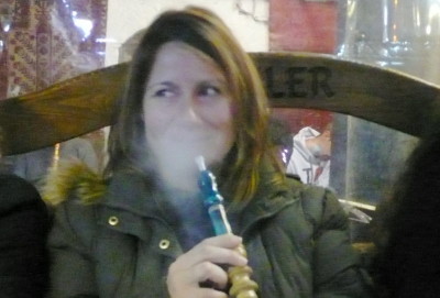 Fumando narguile en Estambul
